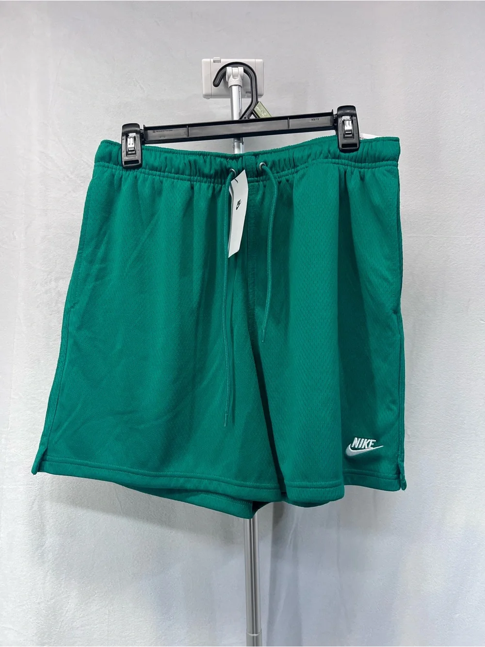 Nike Men's Green Athletic standard above the knee length Shorts medium